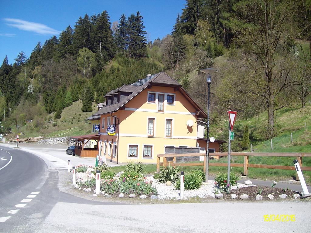Gasthaus Zur Melzen Hotel Versbichl Exterior photo